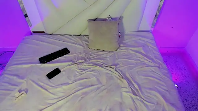 Isabela saenz online show from September 30, 5:02 am