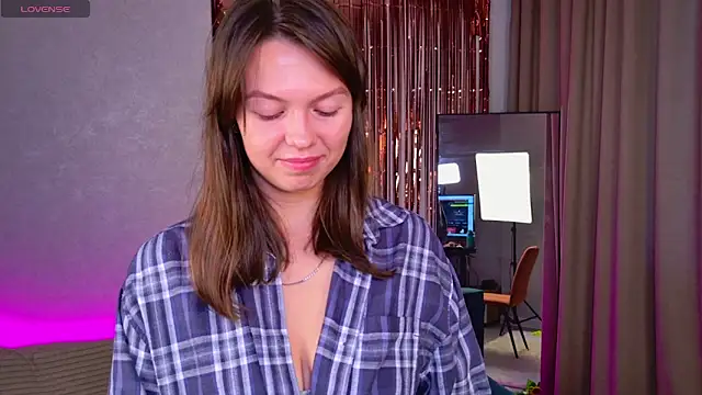 EllaCanny online show from June 8, 3:29 am