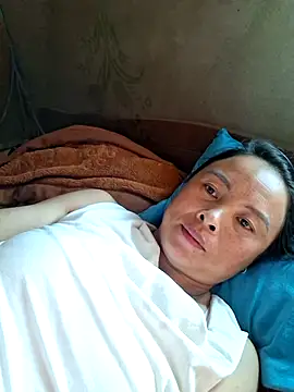 xuxulovezz online show from August 2, 4:37 am