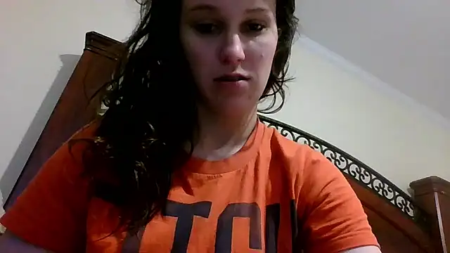 brunettebabexo3 online show from January 15, 9:32 pm