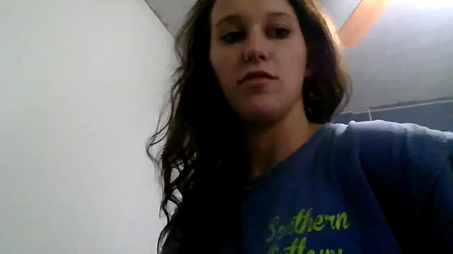 brunettebabexo3 online show from March 24, 5:24 am