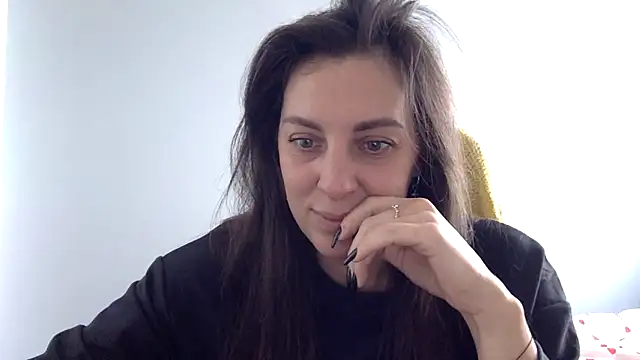 Snapshot of Myronell chatting on October 18, 9:01 am Myronell online show from October 18, 9:01 am