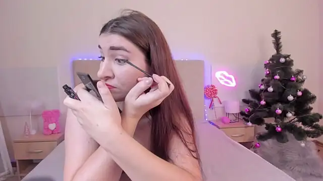 TrishaDarks online show from December 14, 6:30 am