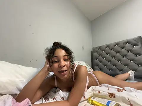 OliviaAshhh online show from July 12, 2:01 am