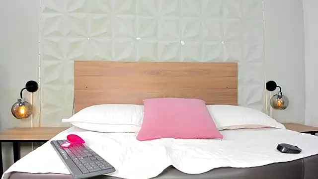 ValeryTrans  online show from March 1, 1:33 pm