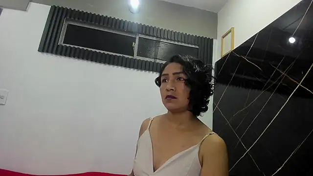 Snapshot of emperatris_23 chatting on October 20, 11:46 am emperatris 23 online show from October 20, 11:46 am