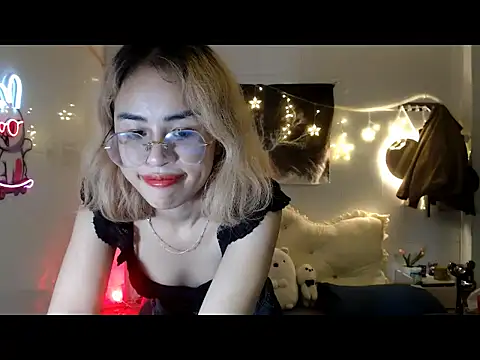 EllieYoon online show from October 7, 12:53 pm