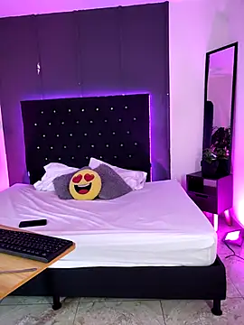 Snapshot of Kataaleya__12 chatting on October 4, 4:18 am Kataaleya 12 online show from October 4, 4:18 am
