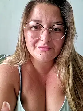 Snapshot of HornyBella88 chatting on September 27, 9:16 am HornyBella88 online show from September 27, 9:16 am