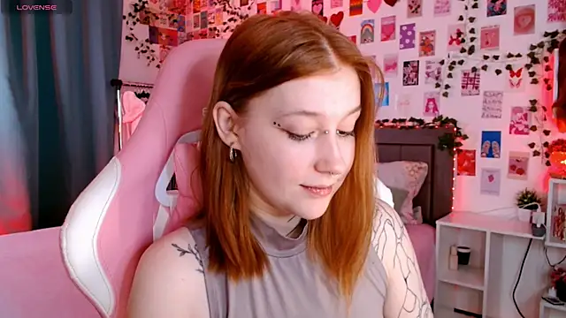 Ayla Hicks online show from November 8, 3:22 am