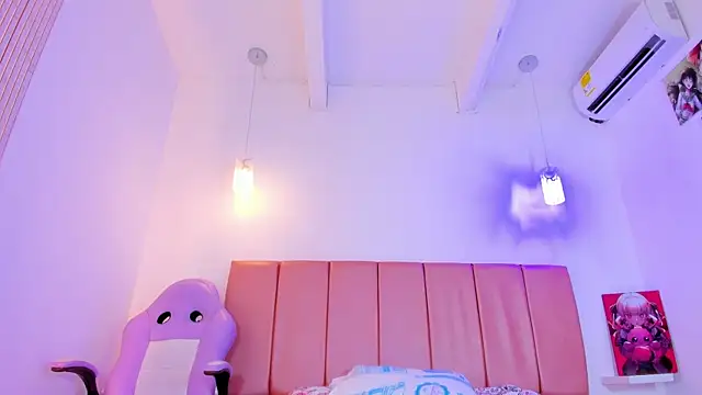 emily  walker online show from December 22, 4:26 am