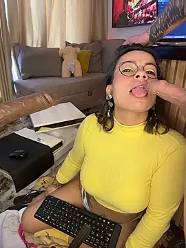 liz and thiago online show from November 1, 3:27 pm