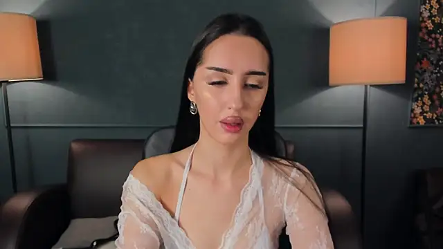 Snapshot of LisaFoxie chatting on October 19, 10:28 am LisaFoxie online show from October 19, 10:28 am