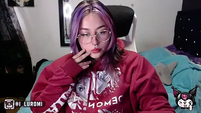 Iluromi online show from November 24, 3:36 pm