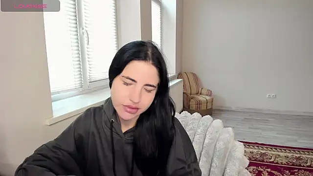 Malibu J online show from December 1, 11:25 am