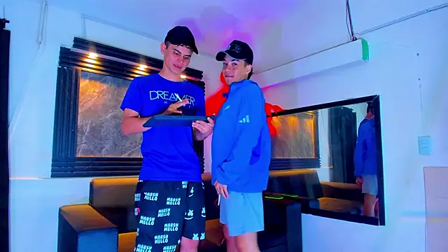 ALEX MILLER25 online show from October 18, 4:15 am