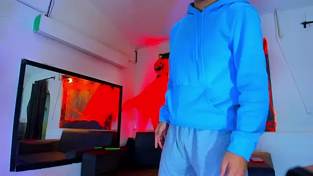 ALEX MILLER25 online show from October 24, 4:30 am