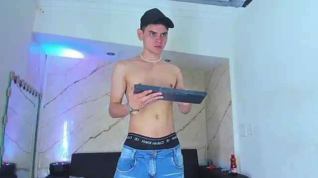 ALEX MILLER25 online show from October 4, 4:18 am