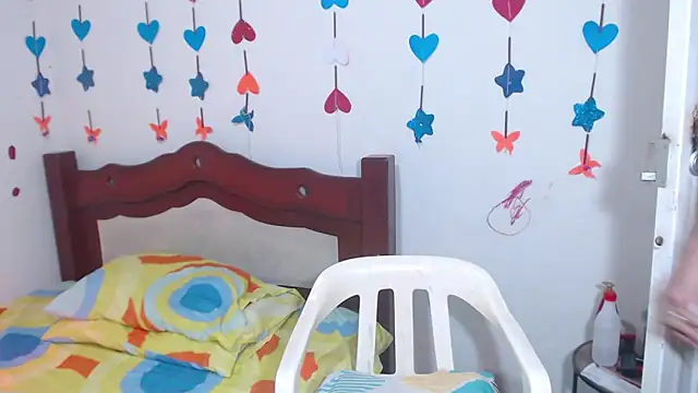 lorenacapelli online show from February 18, 10:47 am