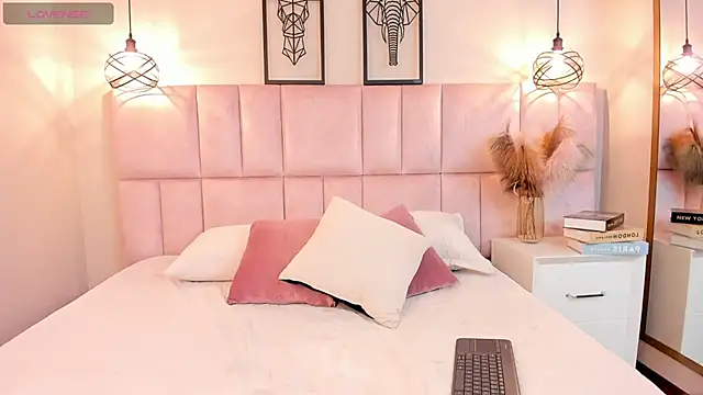 Charlotte hall  online show from December 3, 3:31 am