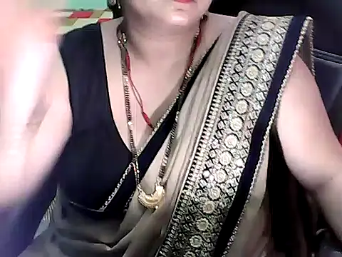 BABITA KUMARII online show from August 1, 9:17 pm