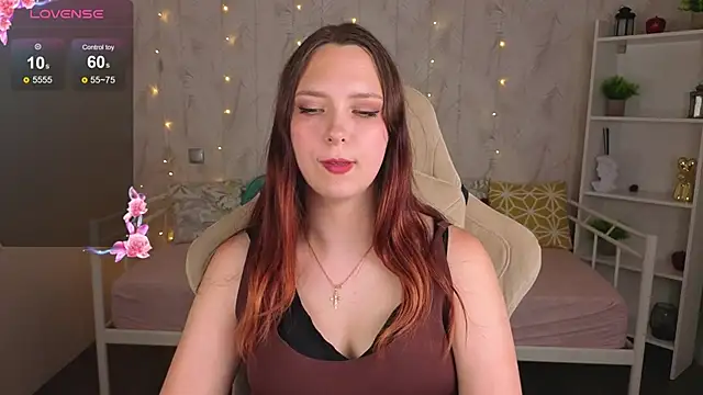 Monica  Queen online show from June 6, 7:03 am
