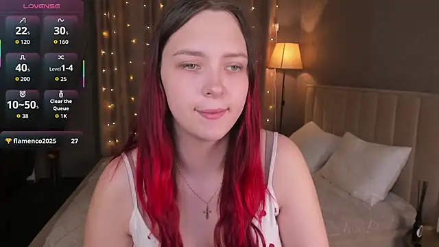 Snapshot of Monica__Queen chatting on October 18, 5:32 am Monica Queen online show from October 18, 5:32 am