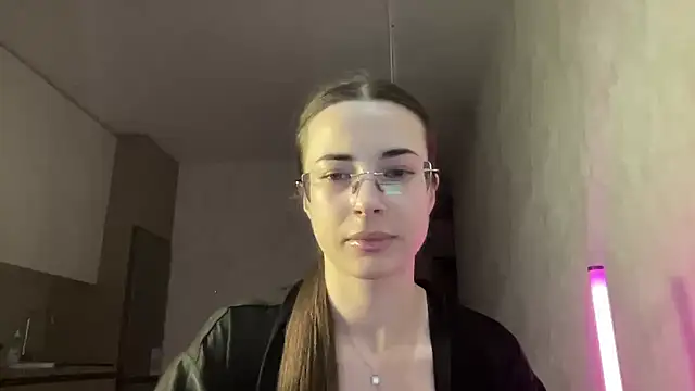 Feynelle online show from October 23, 8:59 pm