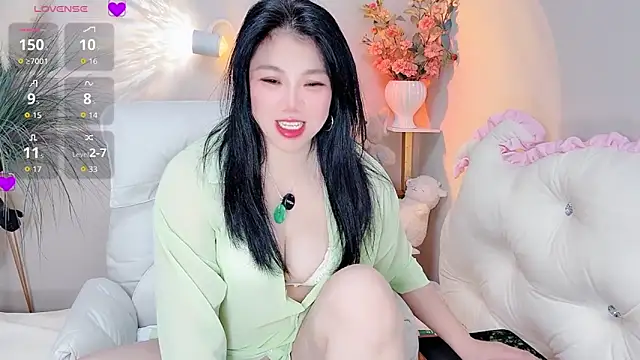 Huanhuan- online show from March 12, 9:01 am