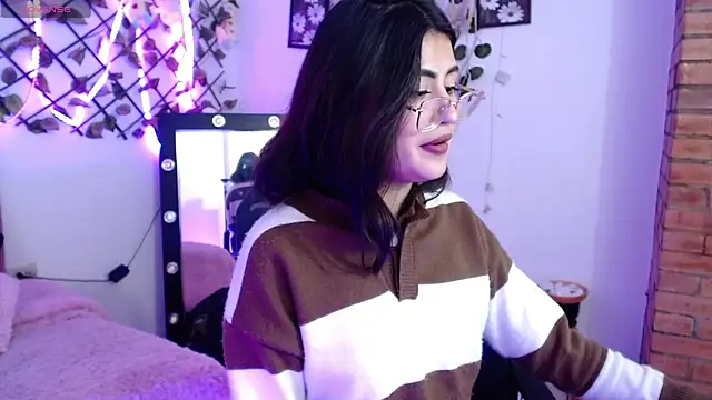 Snapshot of isa_bunny18 chatting on October 22, 2:27 am isa bunny18 online show from October 22, 2:27 am