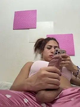 Naomi24herr online show from February 5, 6:27 am