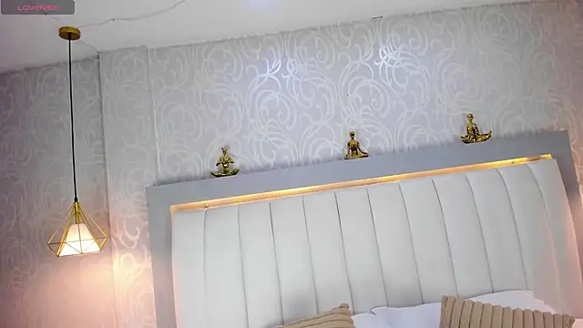 LillyWillss online show from November 6, 4:40 am