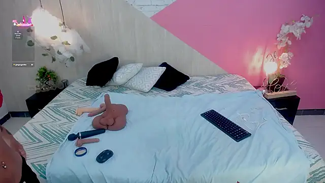 adisson petite1 online show from January 15, 9:21 pm