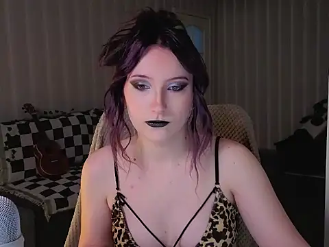 violet-siren-x online show from May 12, 12:45 pm