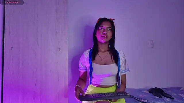 miamiller188 online show from November 8, 12:15 am