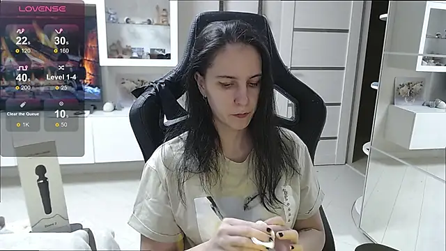 Irwi Tomboy online show from October 29, 8:55 pm