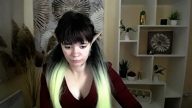 Snapshot of Dream_Caster_ chatting on October 8, 10:19 am Dream Caster online show from October 8, 10:19 am