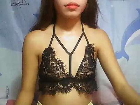 Snapshot of SweetPussie18x chatting on October 19, 12:18 pm SweetPussie18x online show from October 19, 12:18 pm