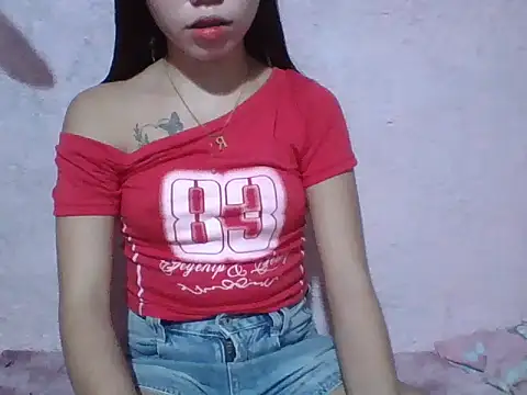 SweetPussie18x online show from June 16, 12:39 pm