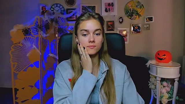 JuneWoods online show from October 27, 6:42 am