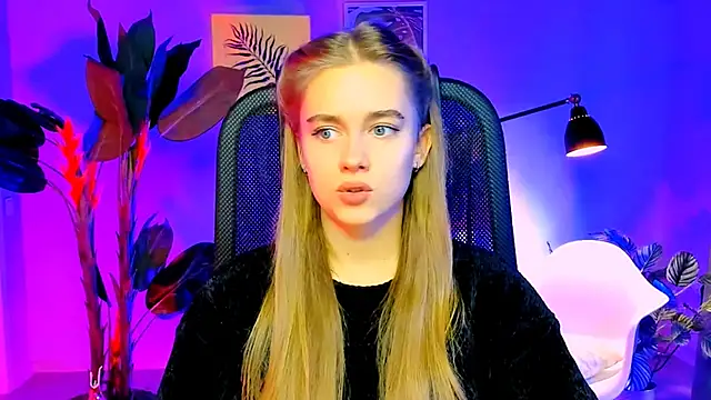 JuneWoods online show from November 27, 6:05 am