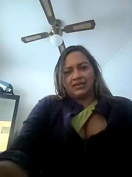 Snapshot of violetpolo chatting on October 9, 11:58 am violetpolo online show from October 9, 11:58 am