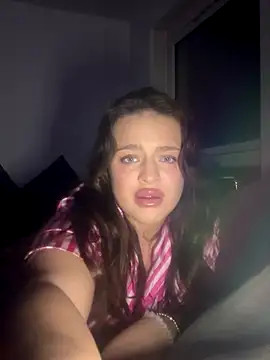 Roxy 30 online show from November 11, 10:18 pm