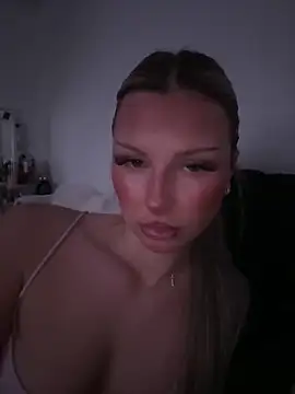 blondeeee online show from February 3, 5:06 pm