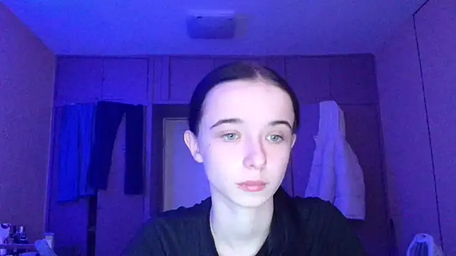 Emilia Light online show from December 18, 9:25 am