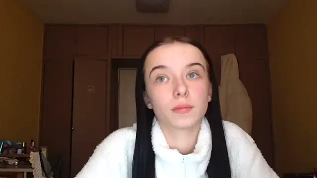 Emilia Light online show from February 5, 11:35 am