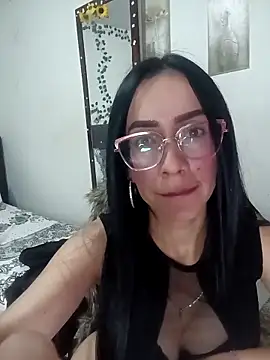 YaraDuartee online show from March 7, 1:56 am