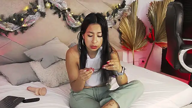 KateValencia online show from November 26, 12:50 pm