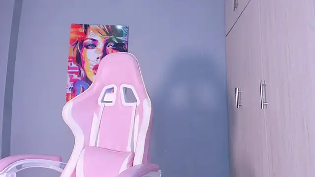 Athenea  fox online show from November 26, 11:55 am