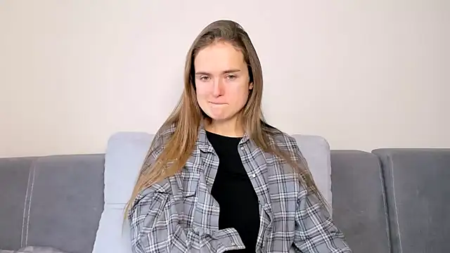 LilMary  online show from December 18, 9:36 am